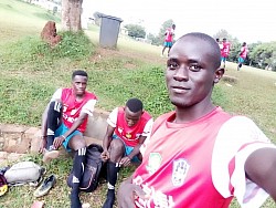 Bombo Richard and white dog ready over mutch